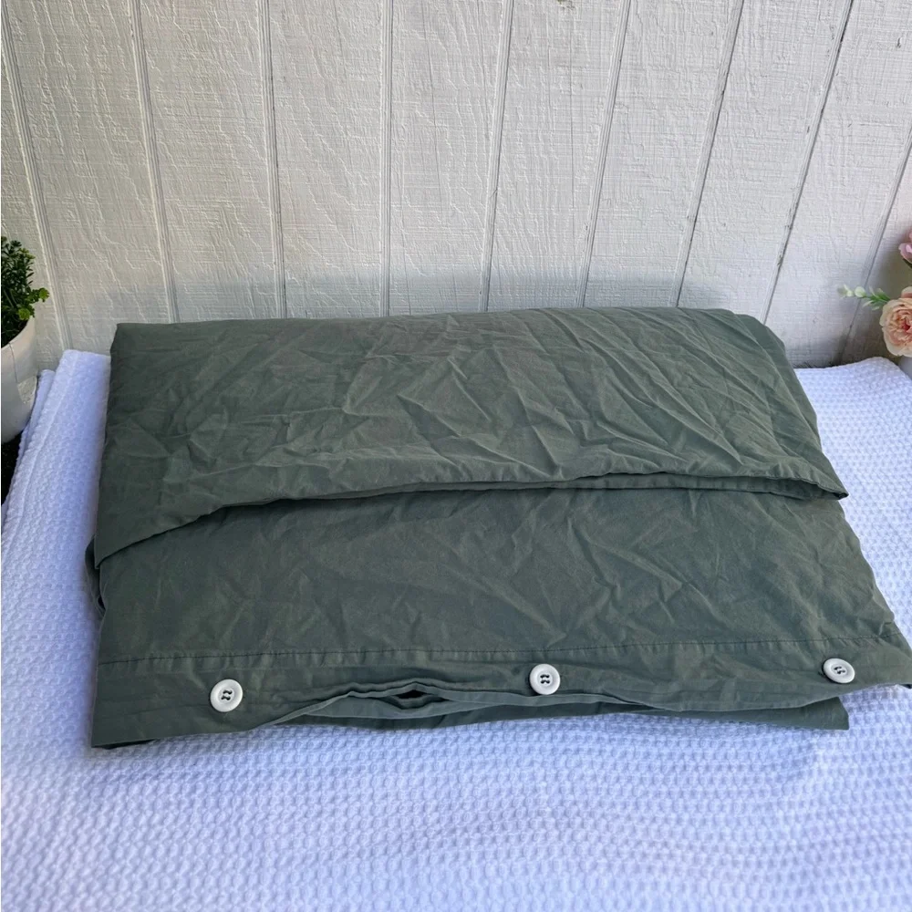 PARACHUTE Percale Duvet Cover in Agave size Full / Queen pre owned stained